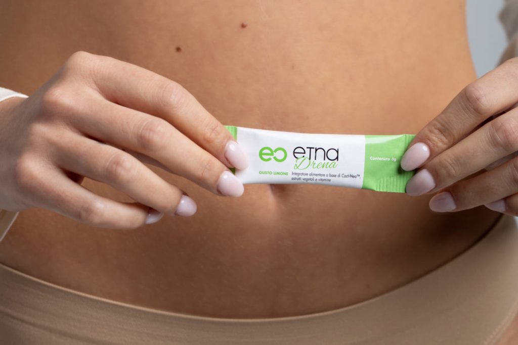 Bustina di EtnaDrena integratore naturale drenante di Etnacare